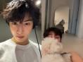 차은우, 아스트로 콘서트 준비 중 반려견 '동동이'와 즐긴 여유