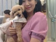 윤세아, 결혼식장서 만난 화동 강아지와 '찰칵'.."사랑스러운 드레칸쵸랑"