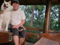 이연복 요리사, 반려견 '생일이'와 즐긴 둘만의 오붓한 산책