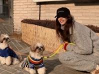 채정안, 반려견 '밥이♥롬이'와 함께 즐긴 산책..."씐나게 뛰어보잣!"