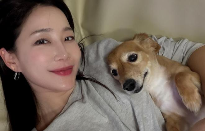 김하영, 반려견 '꼴통이'와의 사랑스러운 투 샷 공개..."사랑해♥"